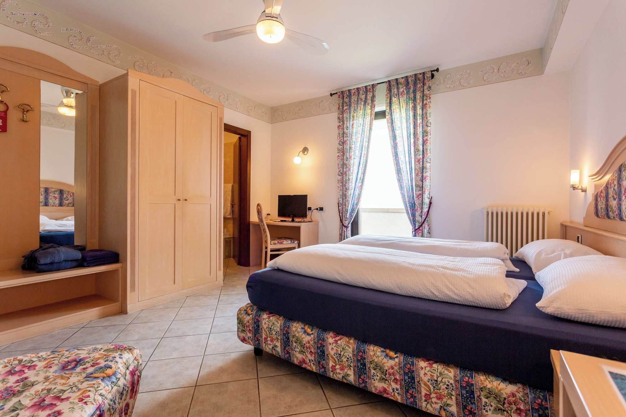 CLASSIC, DOUBLE BED