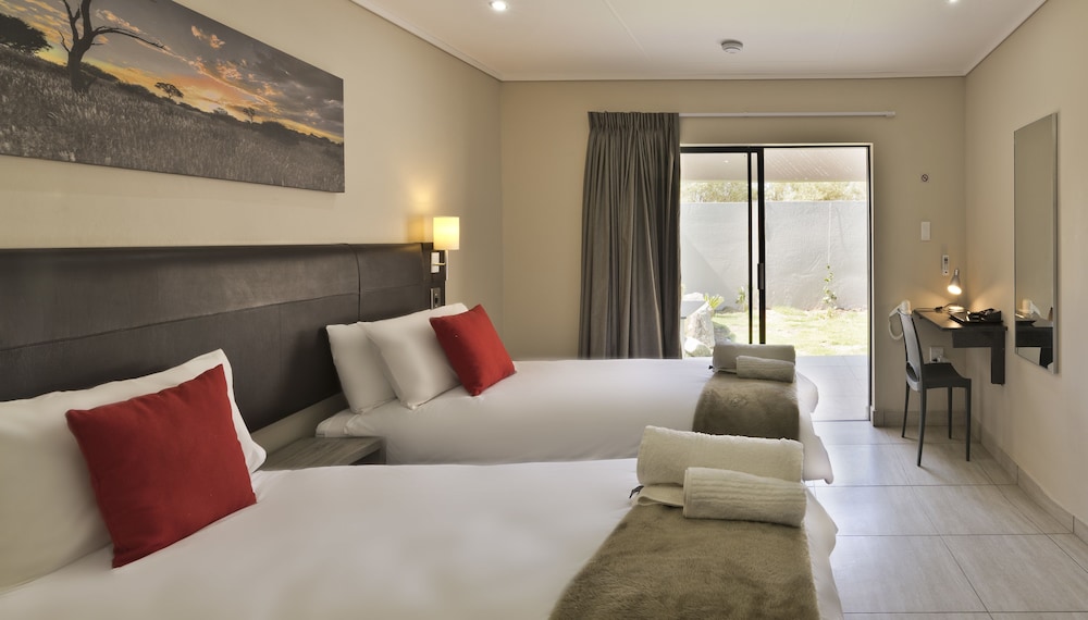 Pofadder Inn by Country Hotels 12/45