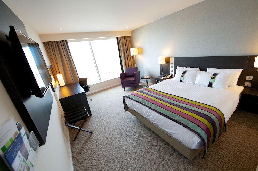 Holiday Inn Southend 12/77
