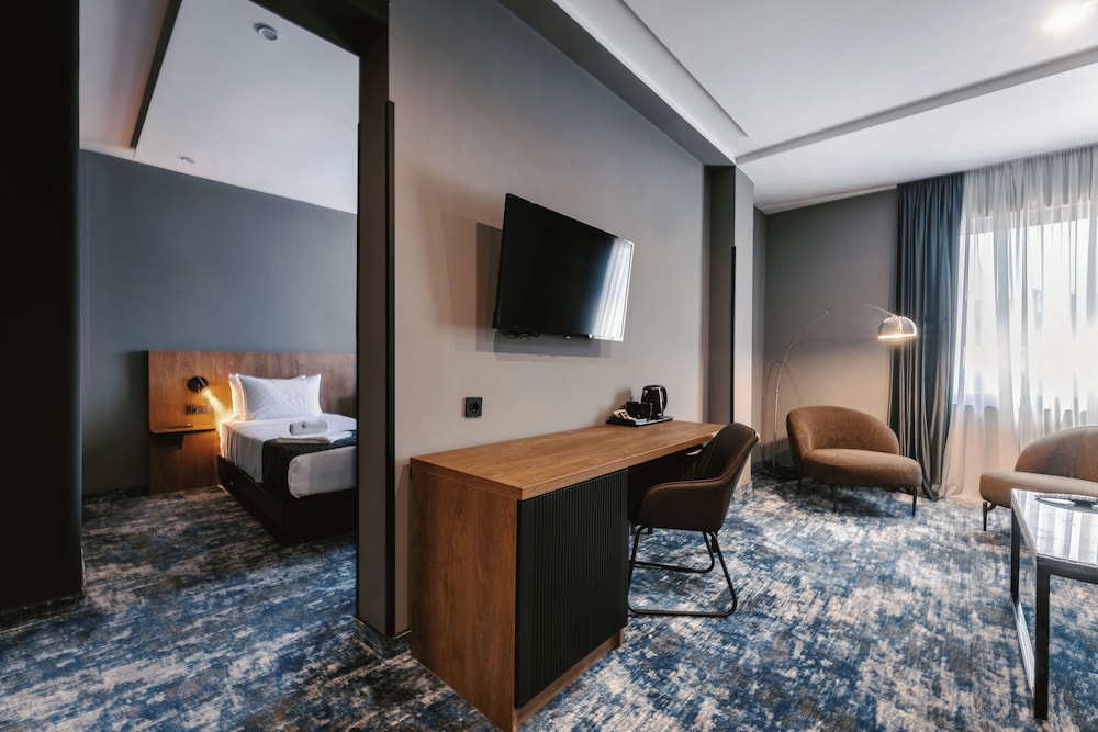 Splendid Tbilisi Hotel 64/70