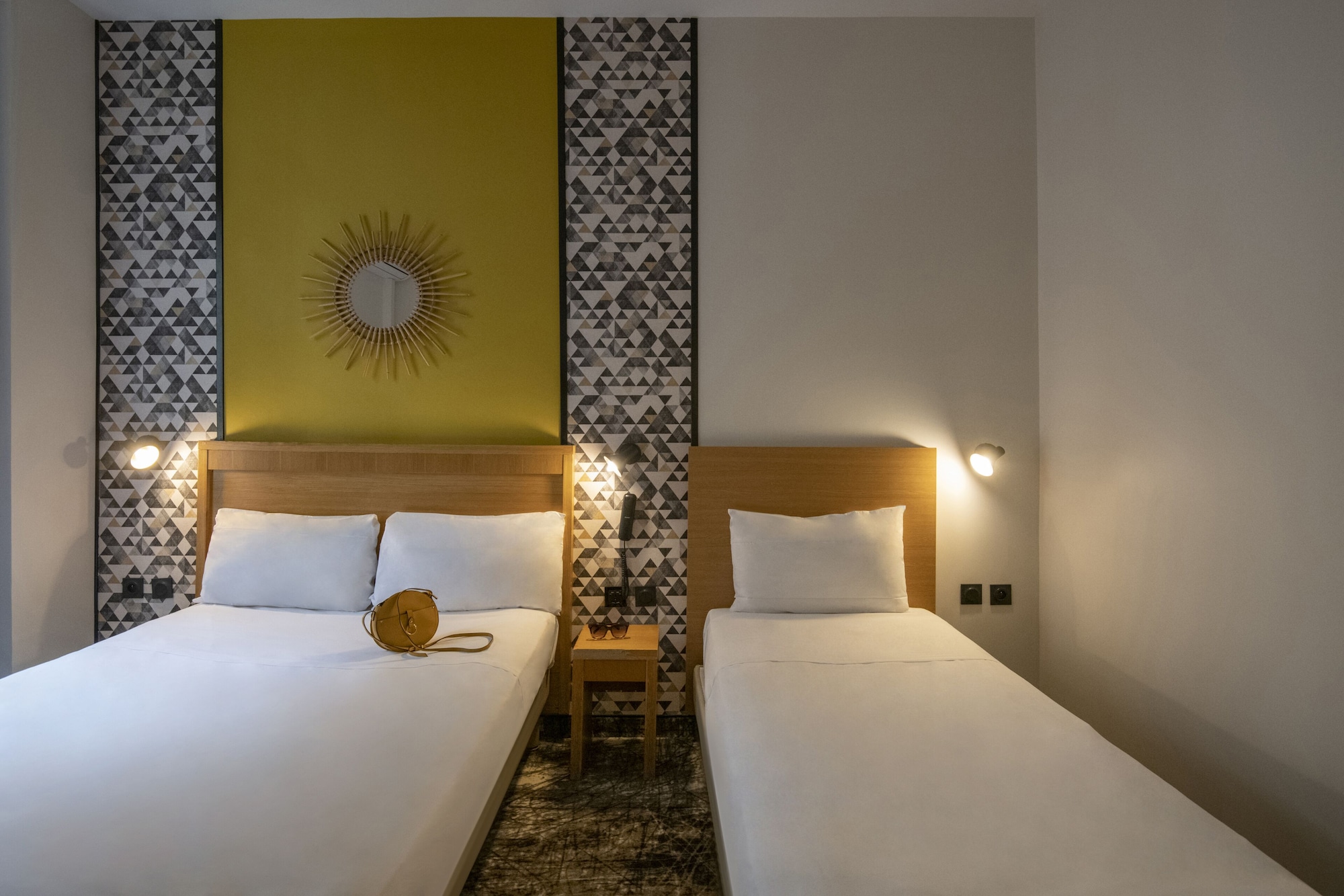 ROOM, TRIPLE, 1 DOUBLE AND 1 SINGLE BED
