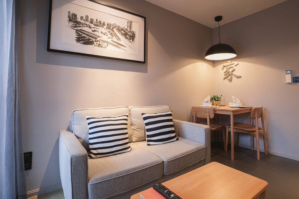 Voque Hotel & Serviced Residence Sukhumvit 51 22/37