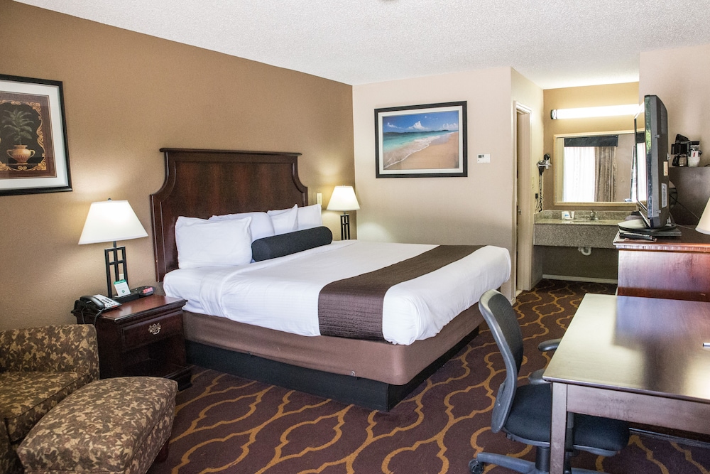 Mockingbird Inn Suites 31/49