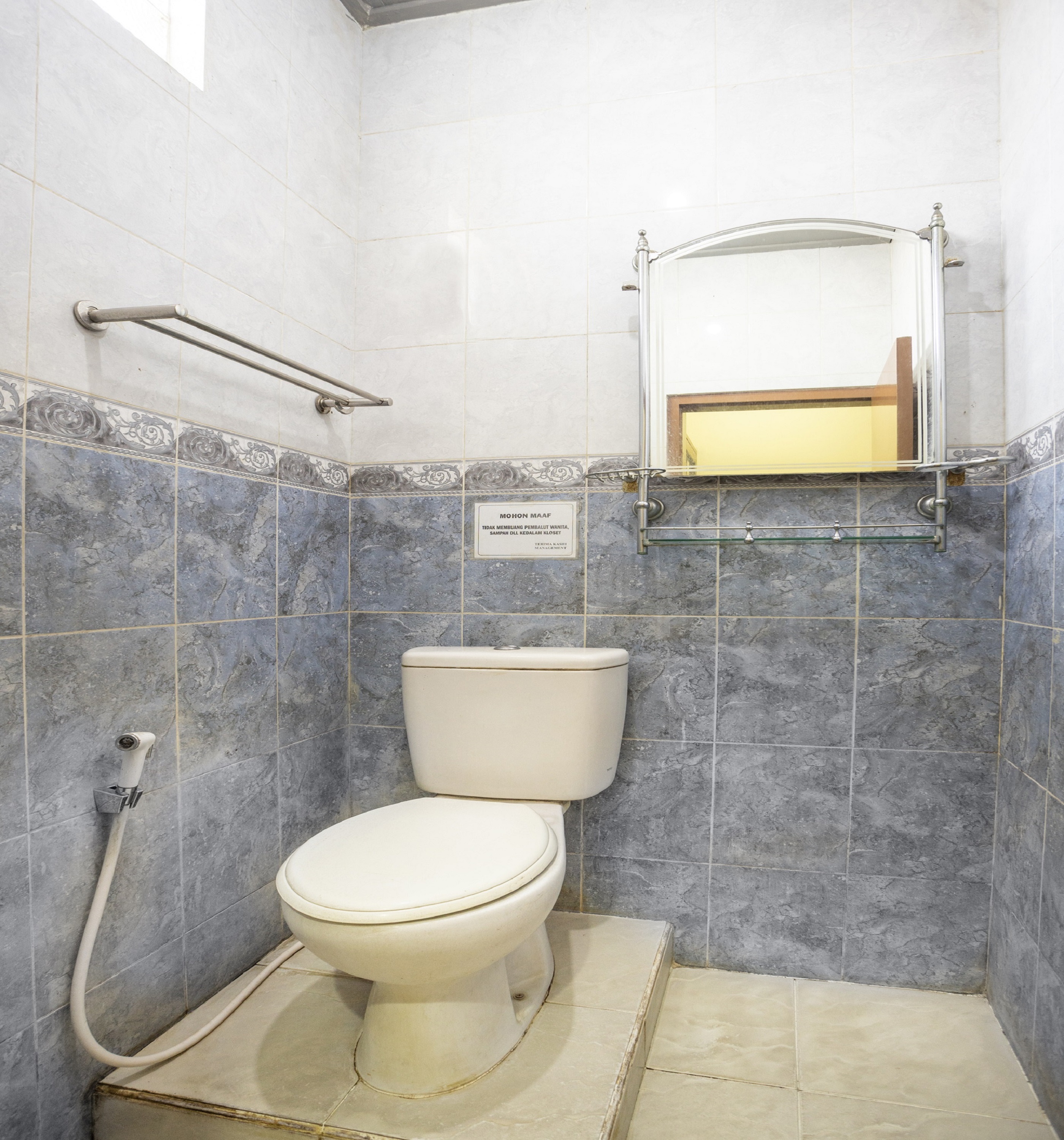 Oyo 228 Hotel Lodaya 15/17