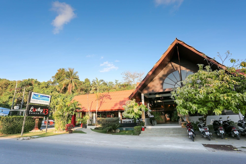 Naiharn Beach Resort 12/70
