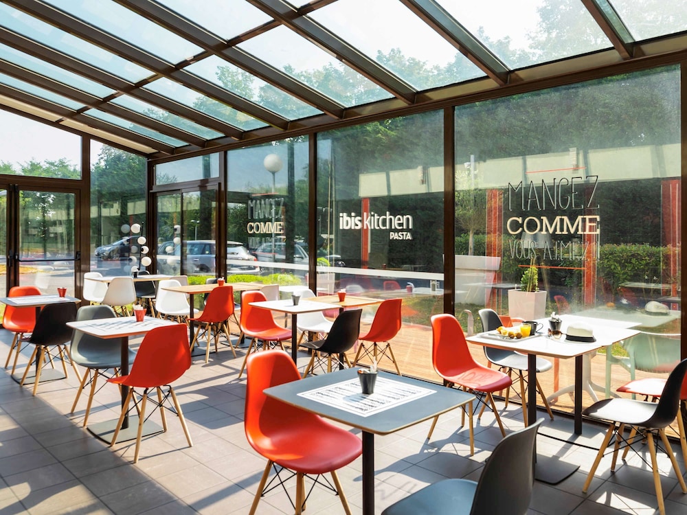 Ibis Marne La Vallee Emerainville 28/46