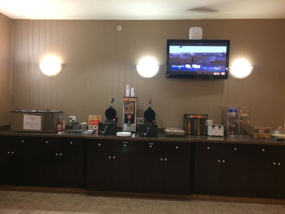 Super 8 by Wyndham Edson 24/25