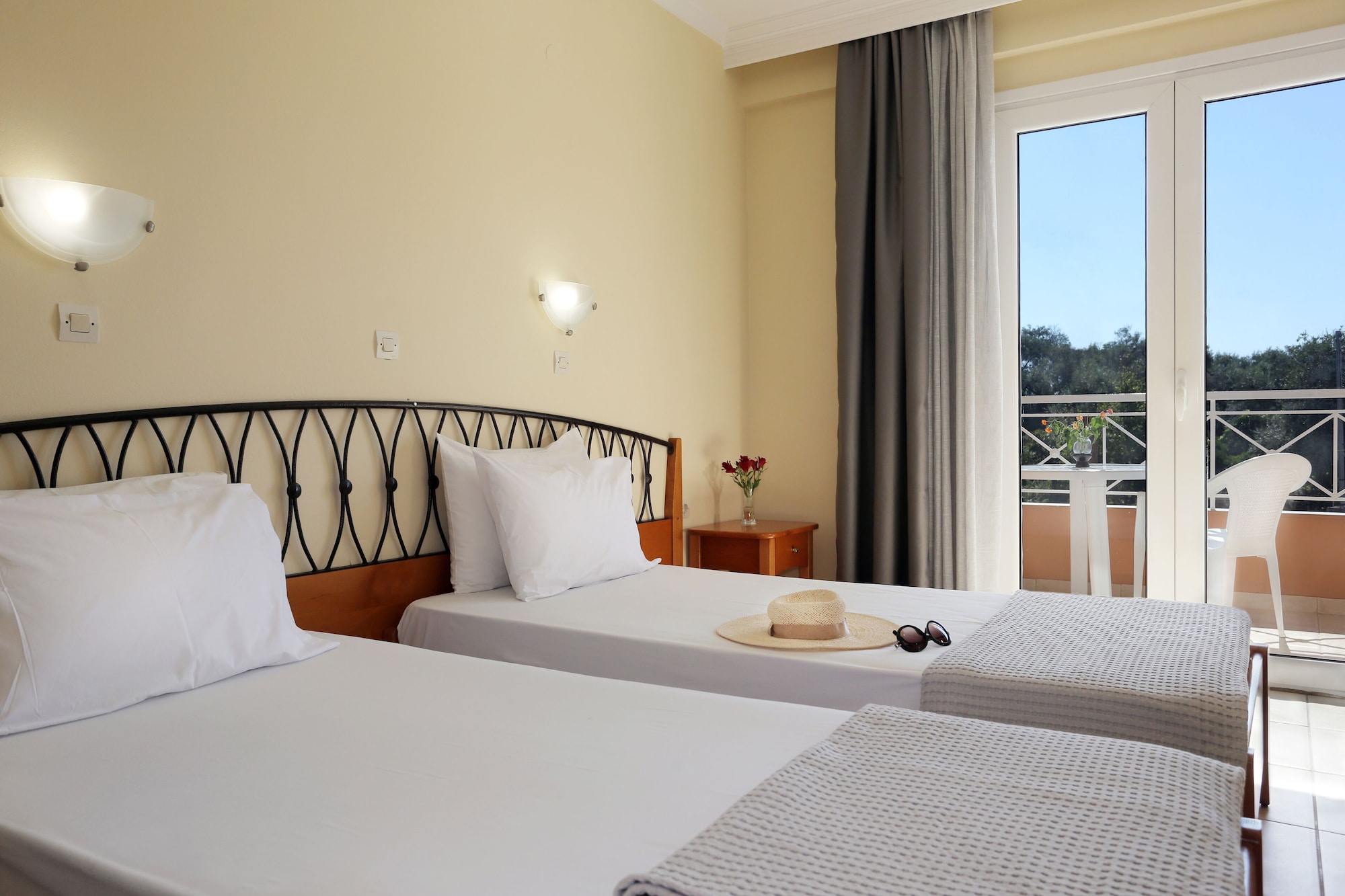 SUPERIOR, DOUBLE OR TWIN BED, POOL VIEW