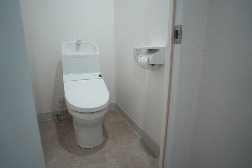 FEMALE DORM, FEMALE ONLY, BASIC