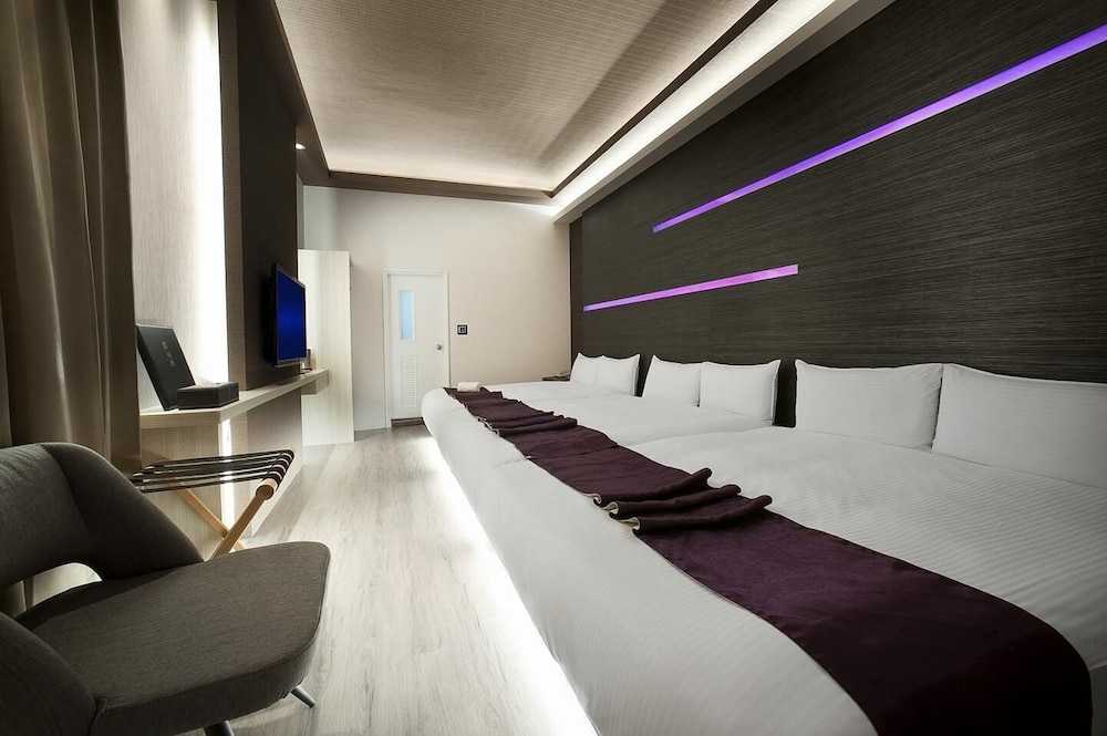 One Fukun Hotel 28/49