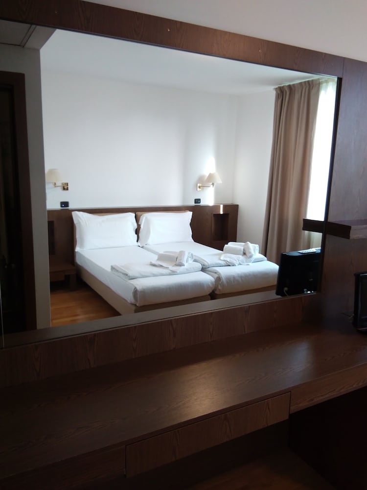 Hotel Cavalieri Pinerolo 9/27