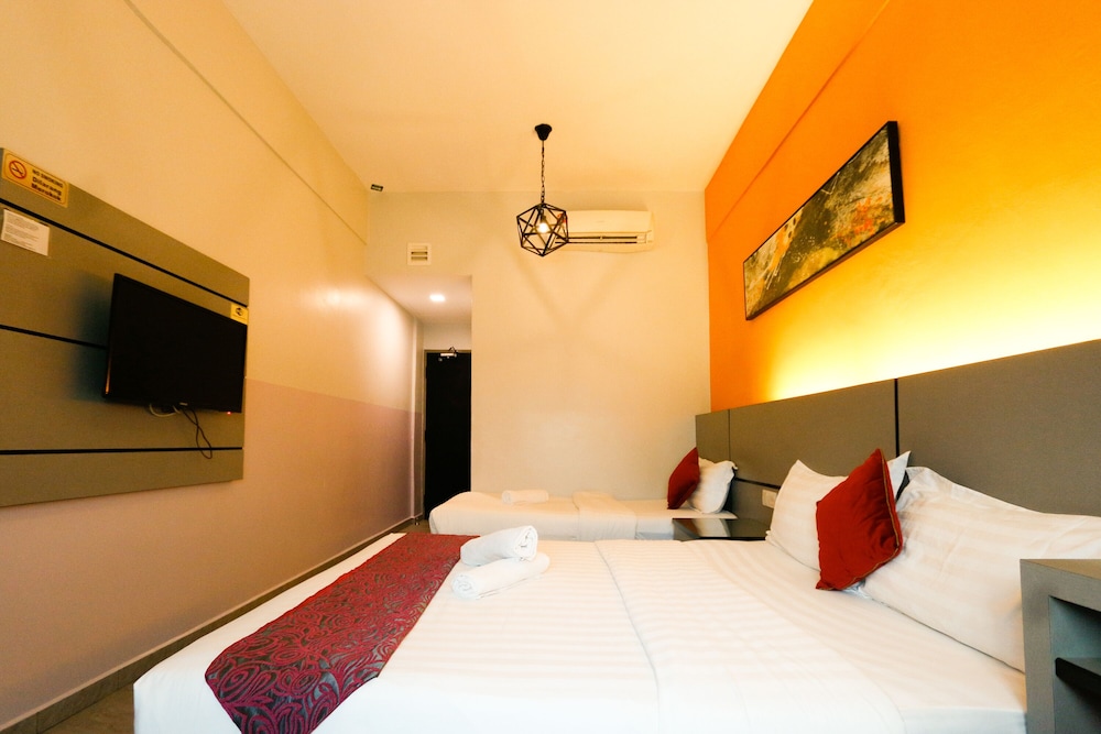 Swing & Pillows at Travelland Hotel, Ipoh 14/99