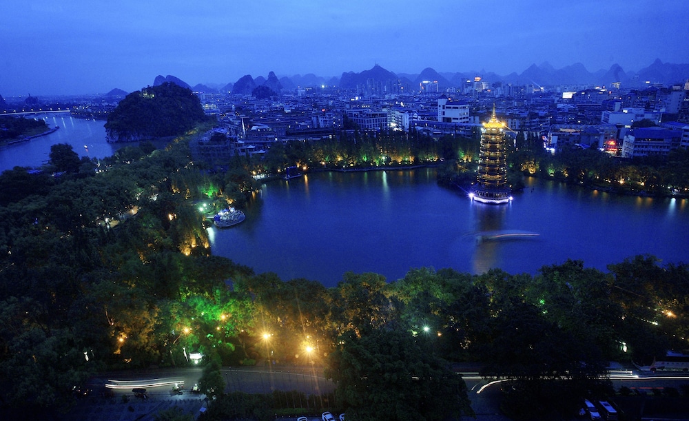 Lijiang Waterfall Hotel 65/71