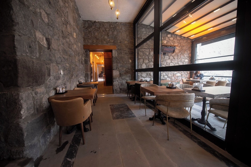 Ahiska Palas Otel 37/46