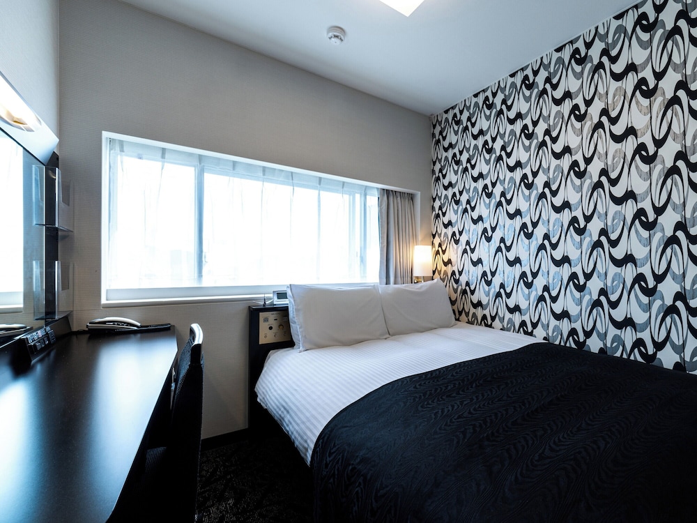 ROOM, DOUBLE BED