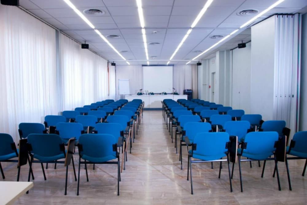 Hotel Touring Falconara Marittima 29/36