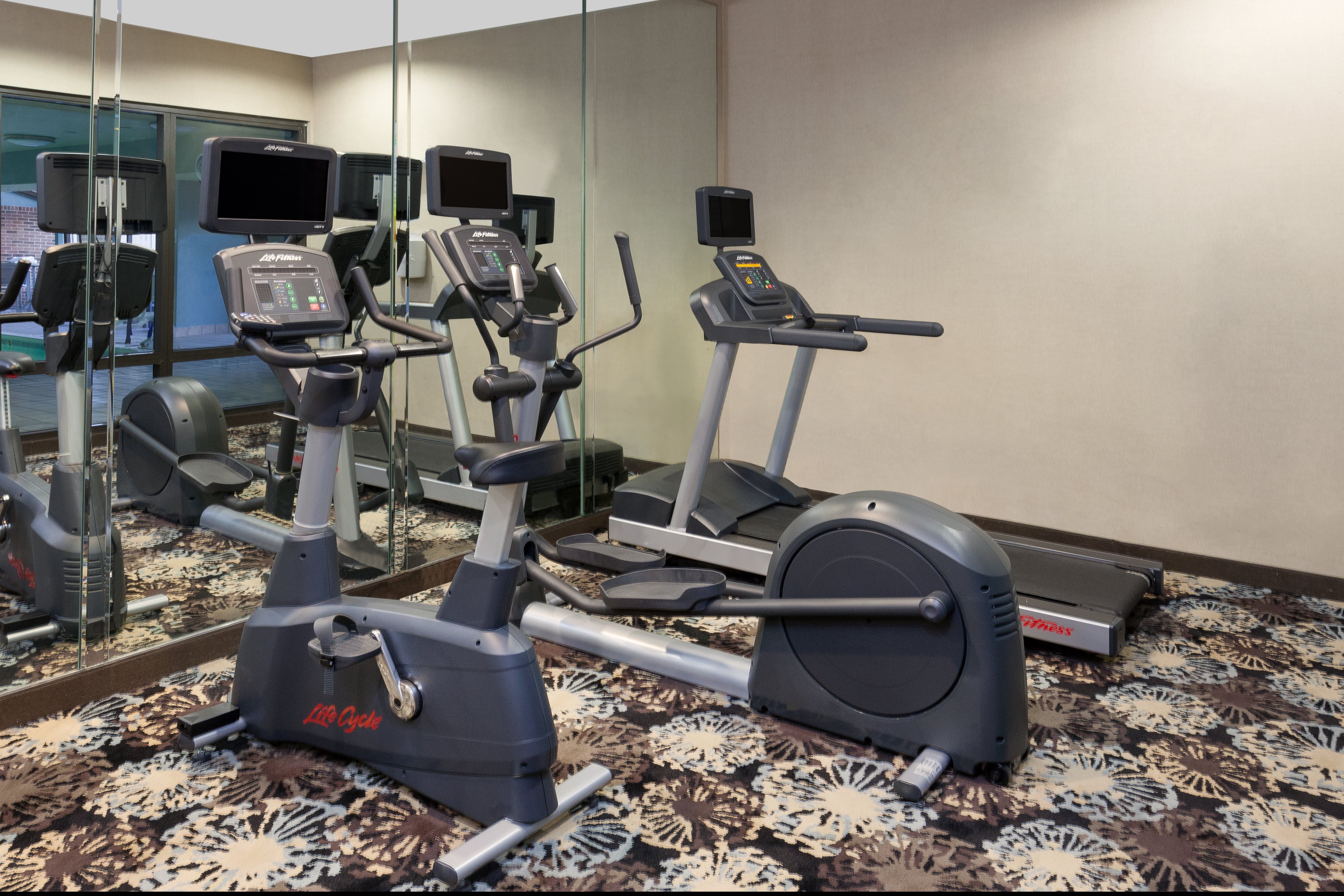 Holiday Inn Express Hotel And Suites Dayton West Brookville 30/46