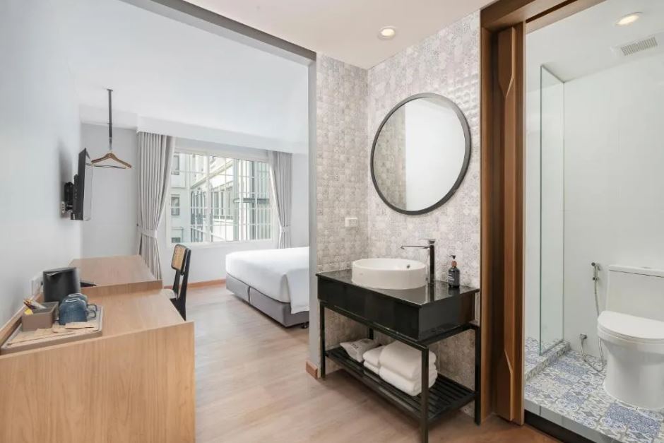 SUPERIOR ROOM