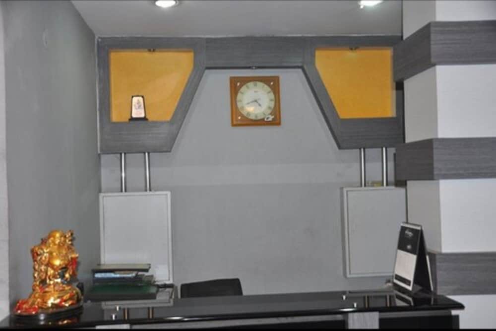 Hotel Rajdhani Plaza 7/43