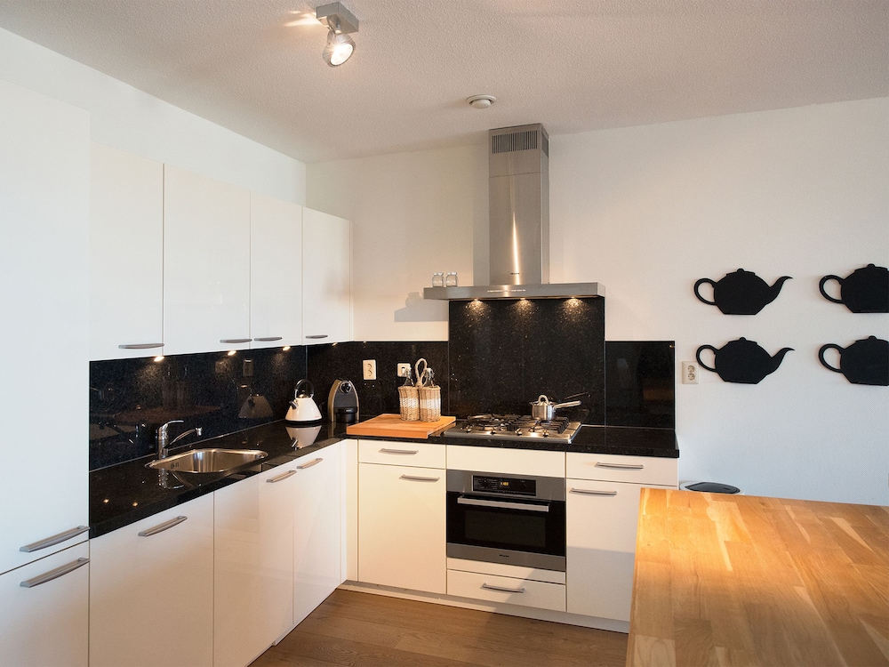 BizStay Harbour Scheveningen Apartments 38/50