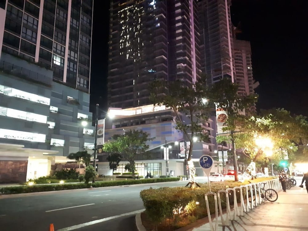 One Uptown Residence Bgc 11/50