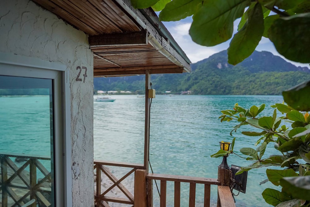 Phi Phi Cozy Seafront Resort 39/67