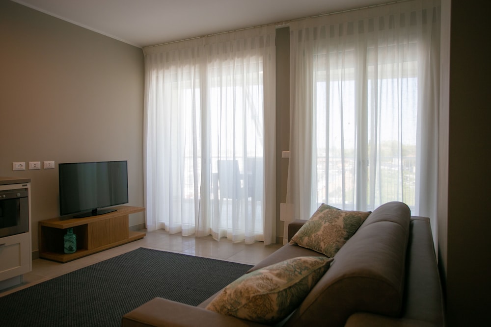 Mosella Suite 38/64