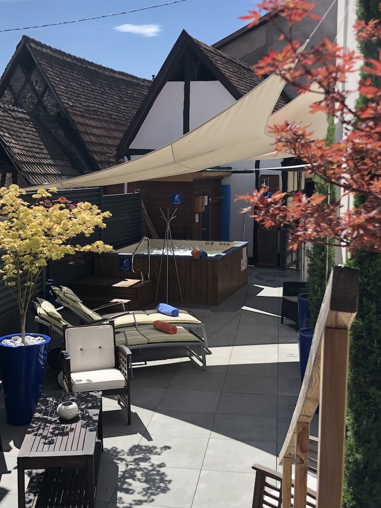 Au Cheval Blanc Hôtel Et Restaurant 42/49