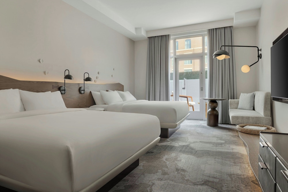 Room, King Bed, Pool Side, Patio