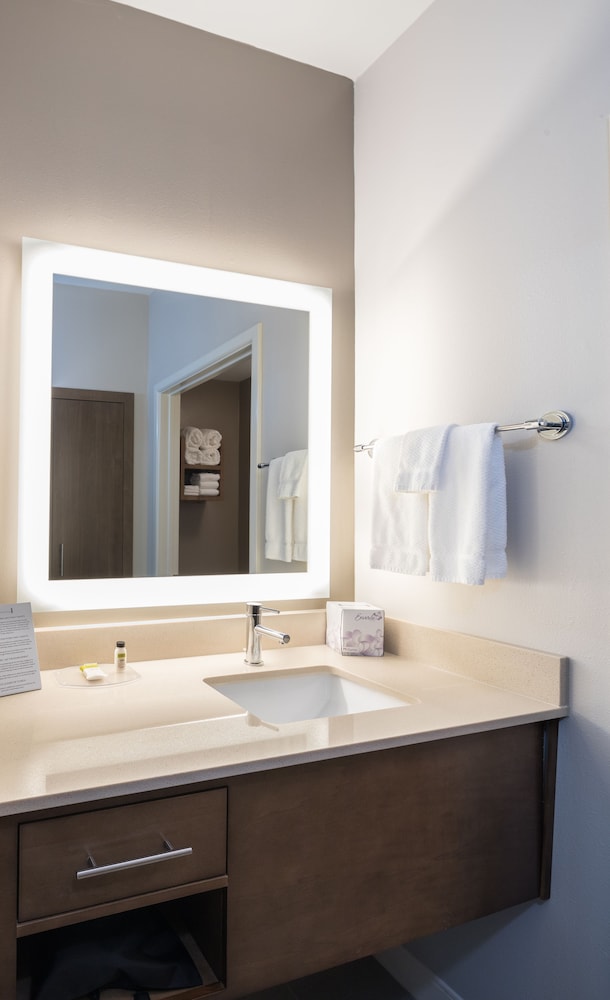 Staybridge Suites Lake Jackson 17/53
