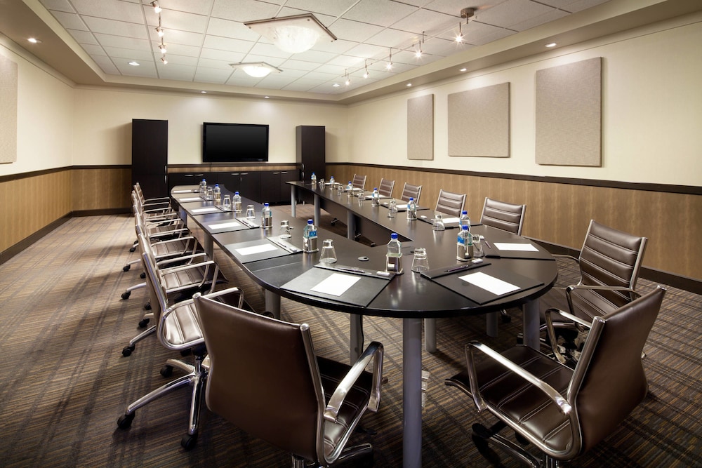 Sheraton Grand Sacramento 33/39