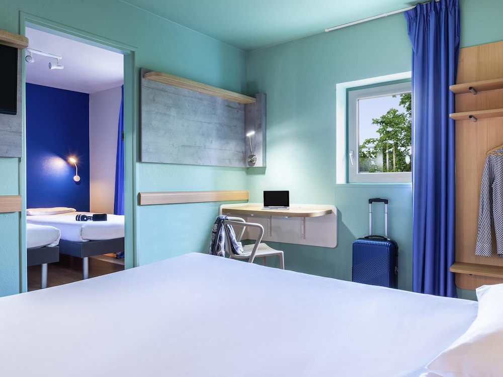 Ibis Budget Grigny Centre 10/40