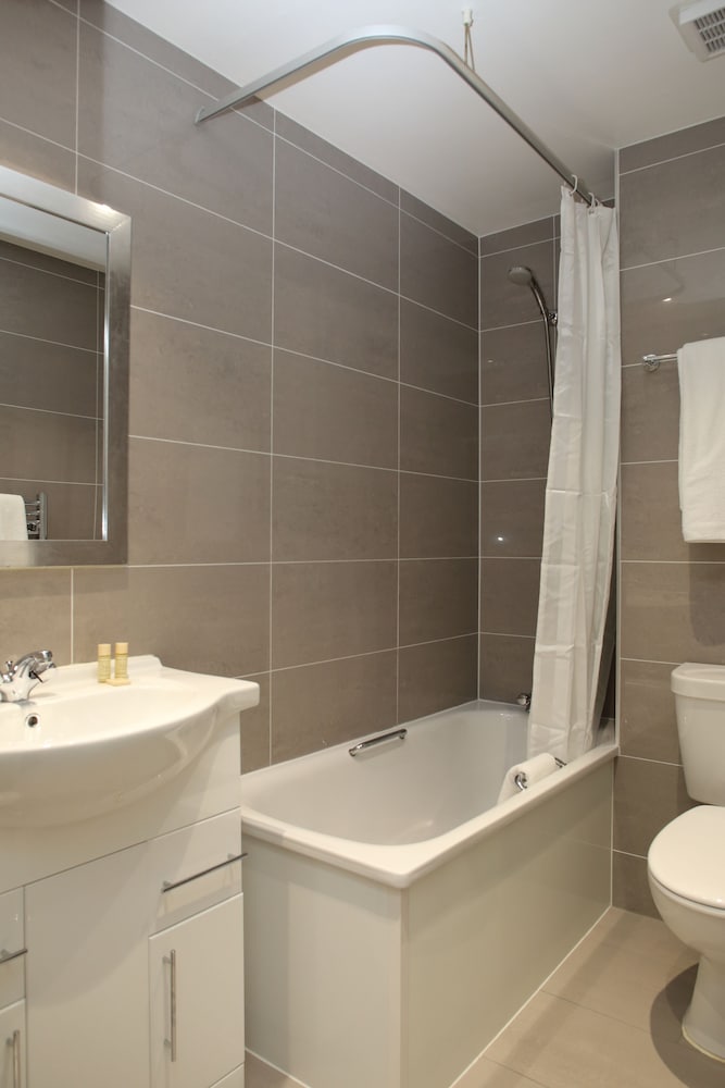Kensington Gardens Hotel 26/38