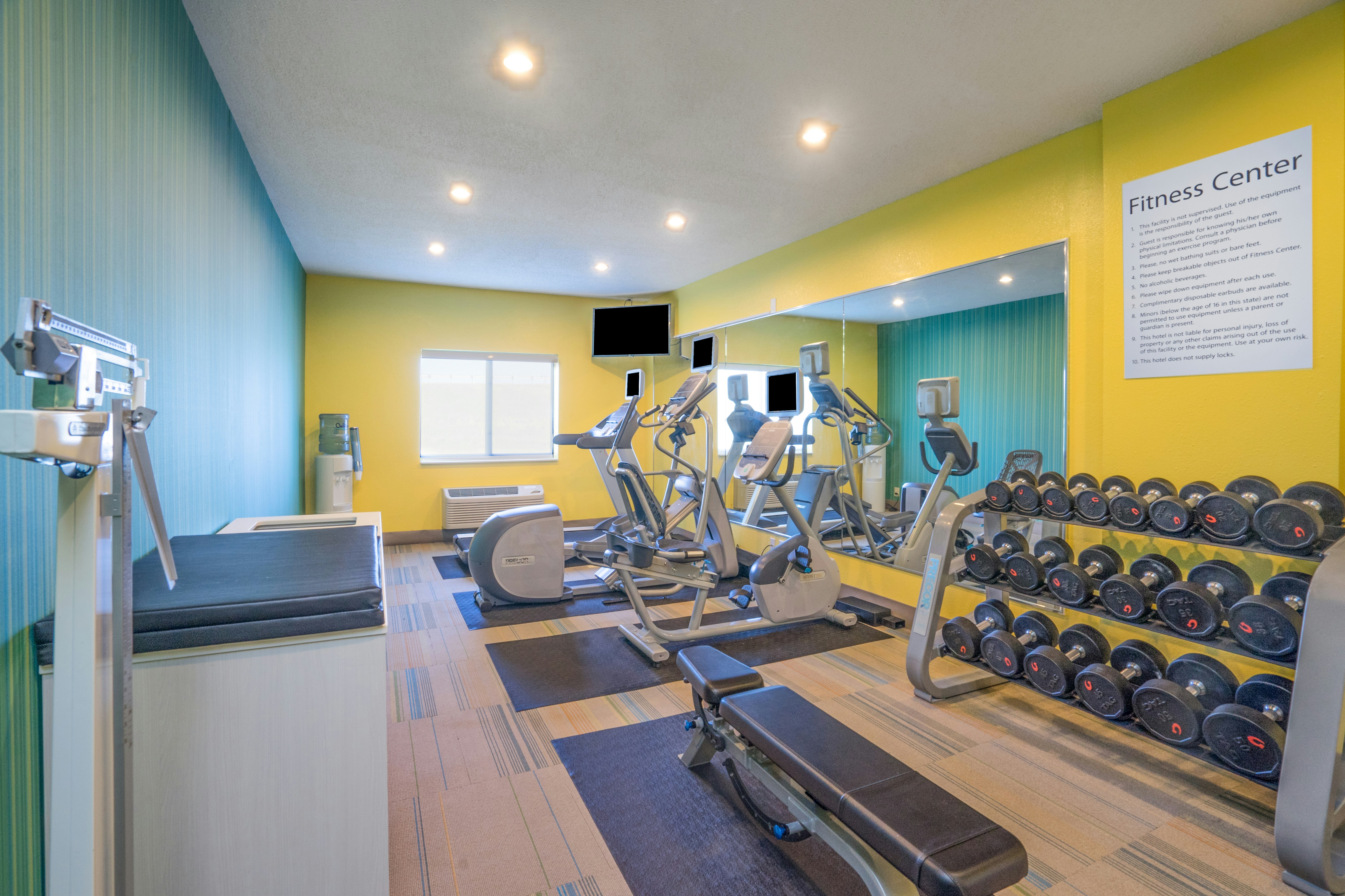 Holiday Inn Express Howe (Sturgis, Mi) 32/49