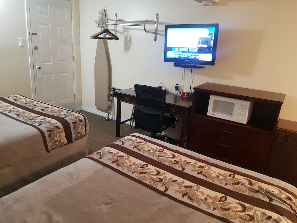 Parkway Motel & European Lodges 32/64