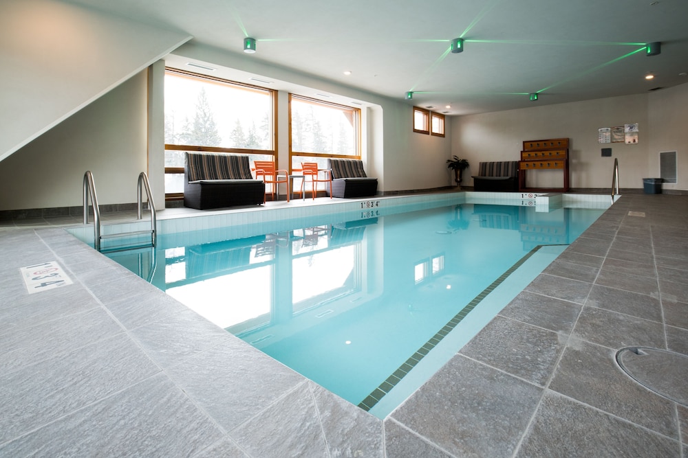 Moose Hotel And Suites 38/66