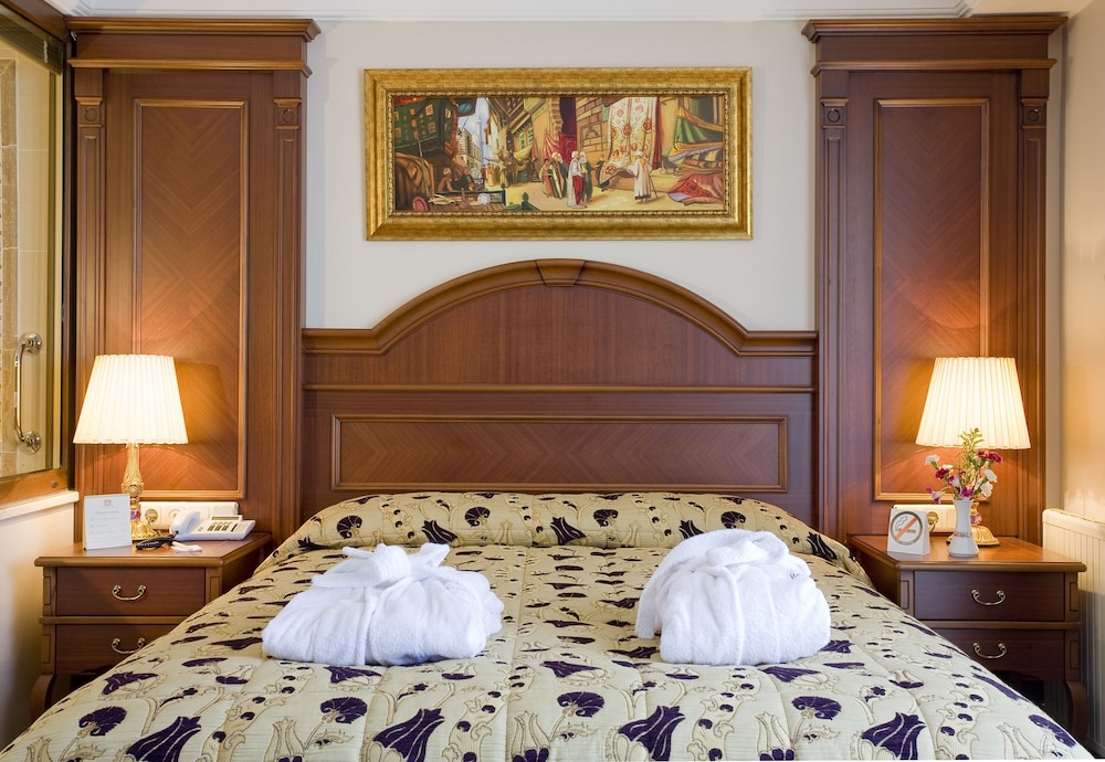 Glk Premier Regency Suites And Spa 16/74