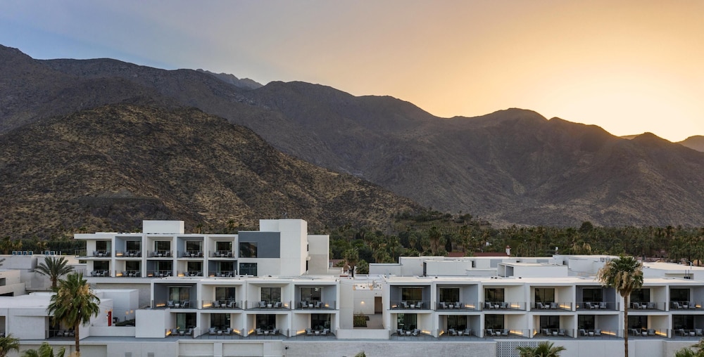 Thompson Palm Springs By Hyatt 4/48