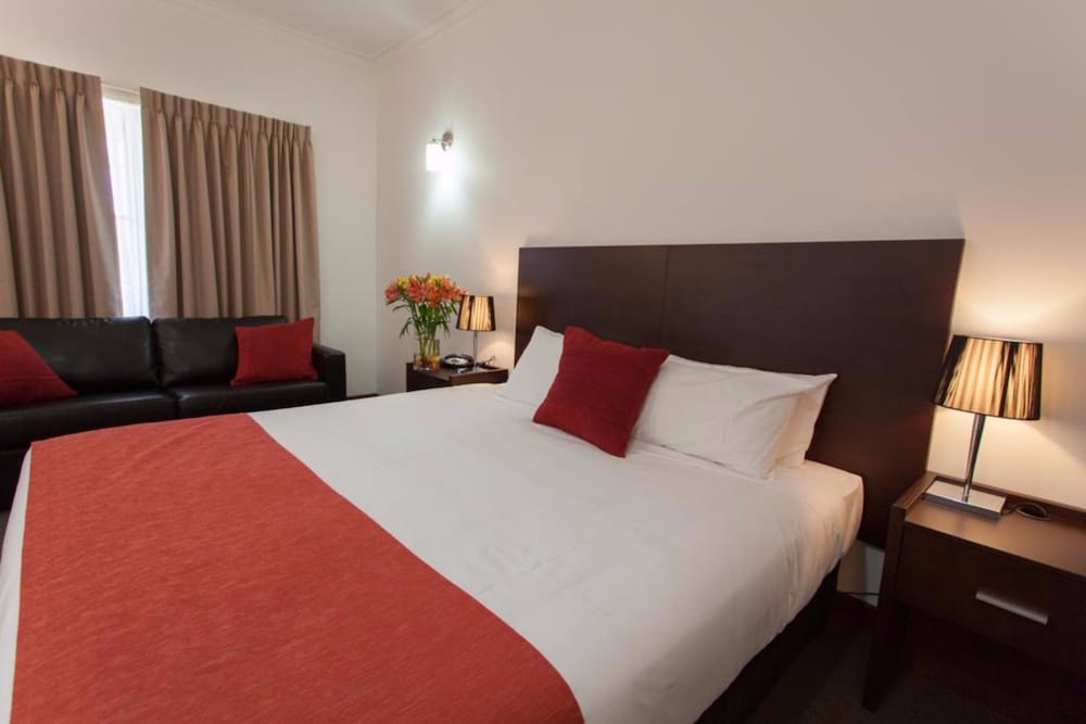 MERCURE PORT OF ECHUCA 17/60