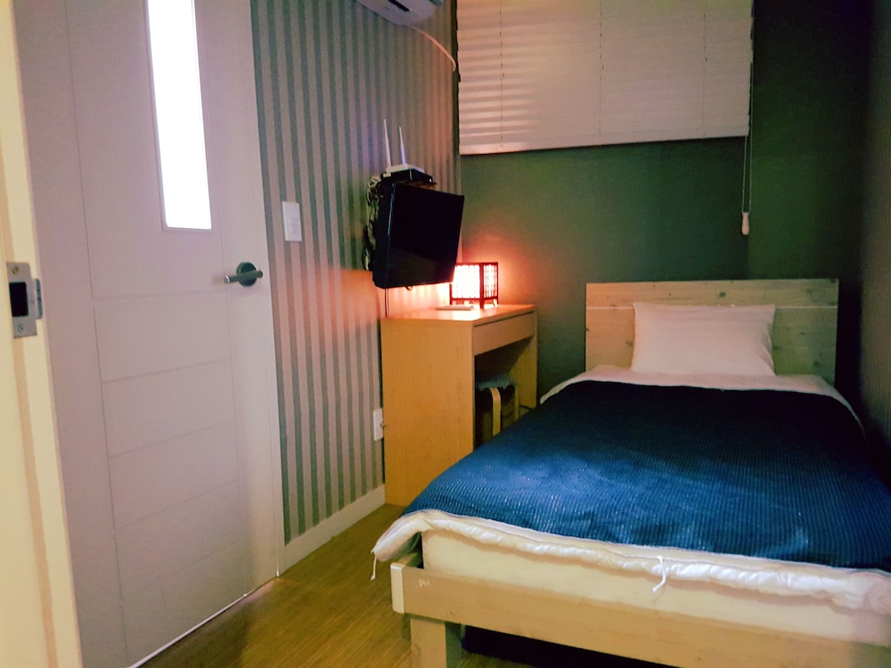 MAMA GUEST HOUSE 20/67