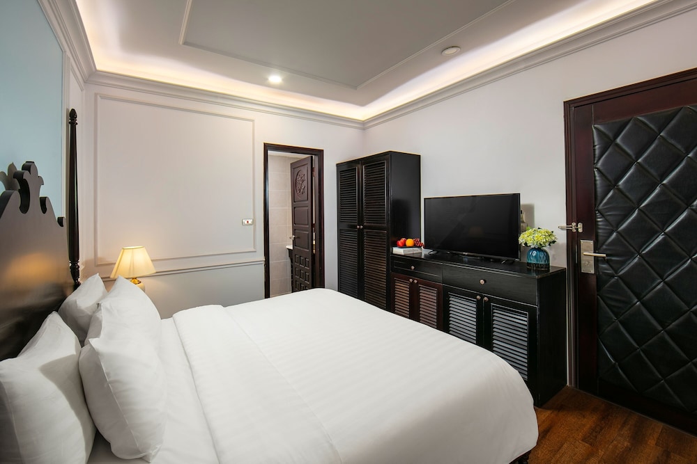 DELUXE, DOUBLE BED