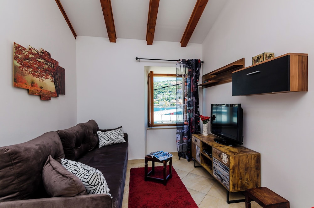 ORKA APARTMENTS 39/75