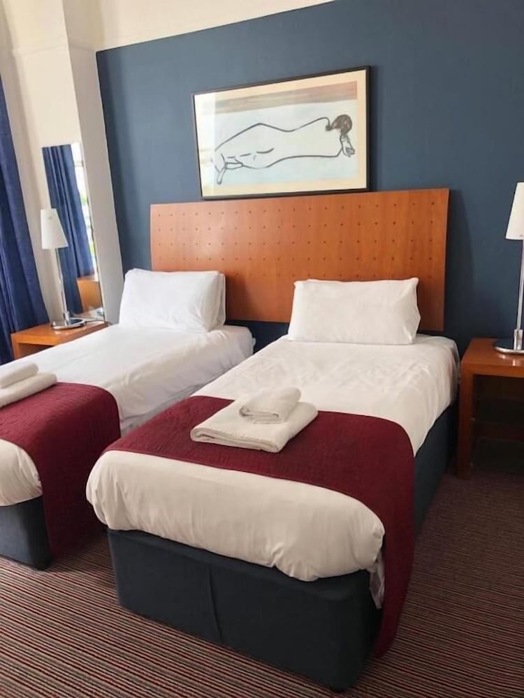 غرفة بانورامية بسريرين منفصلين بإطلالة على البحر، West Rocks Townhouse 3/7