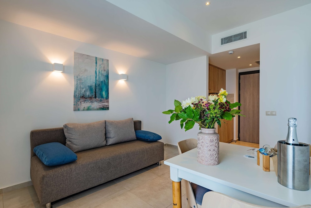 Minos Hotel 29/50