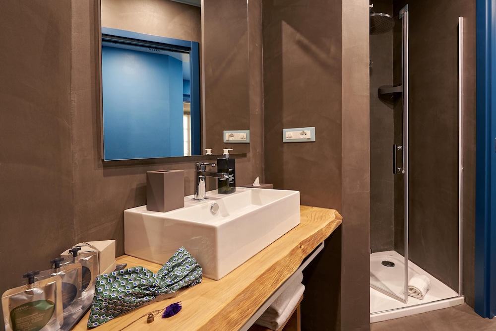 73 Boutique Hotel 37/43