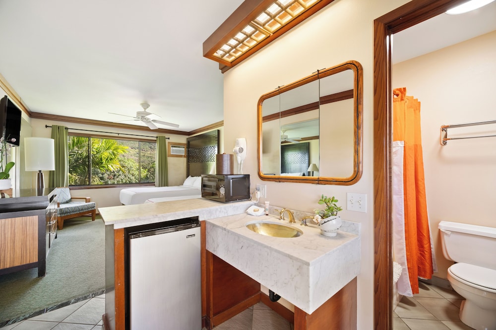 Kauai Inn 49/50