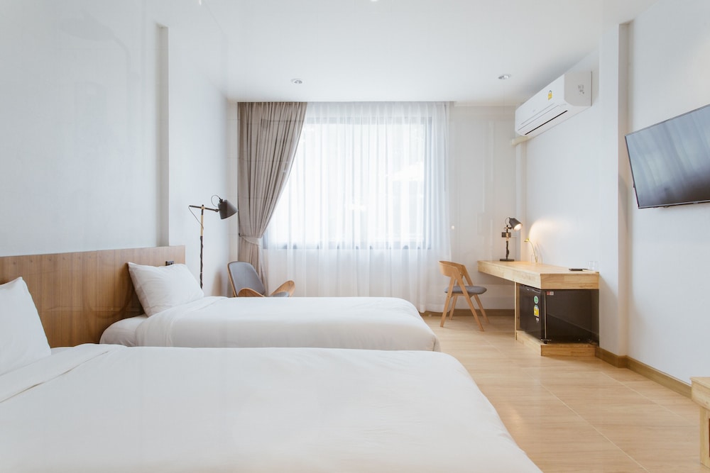 PREMIER, TWIN BEDS