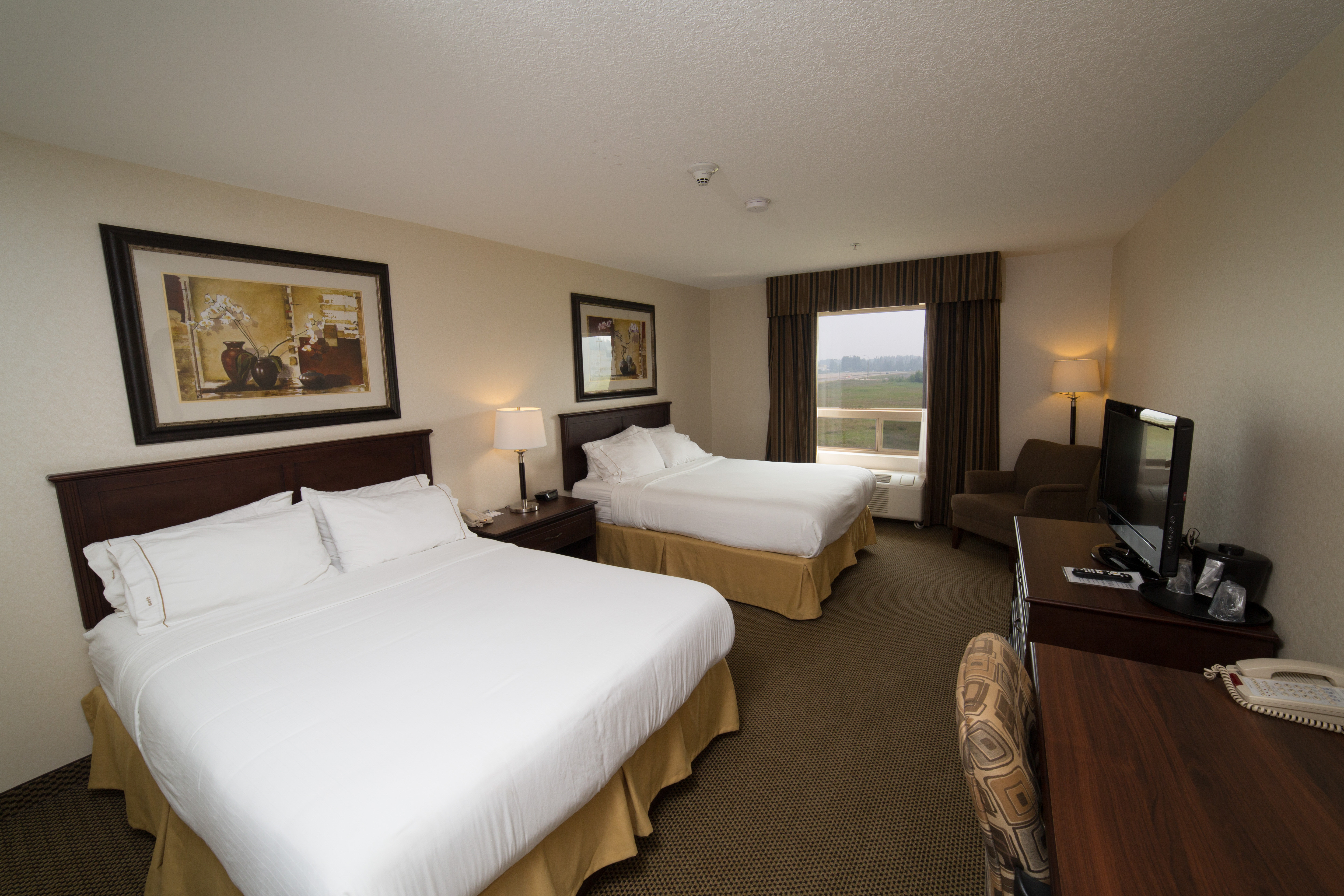 Holiday Inn Express Hotel Suites Whitecourt Southeast 34/78