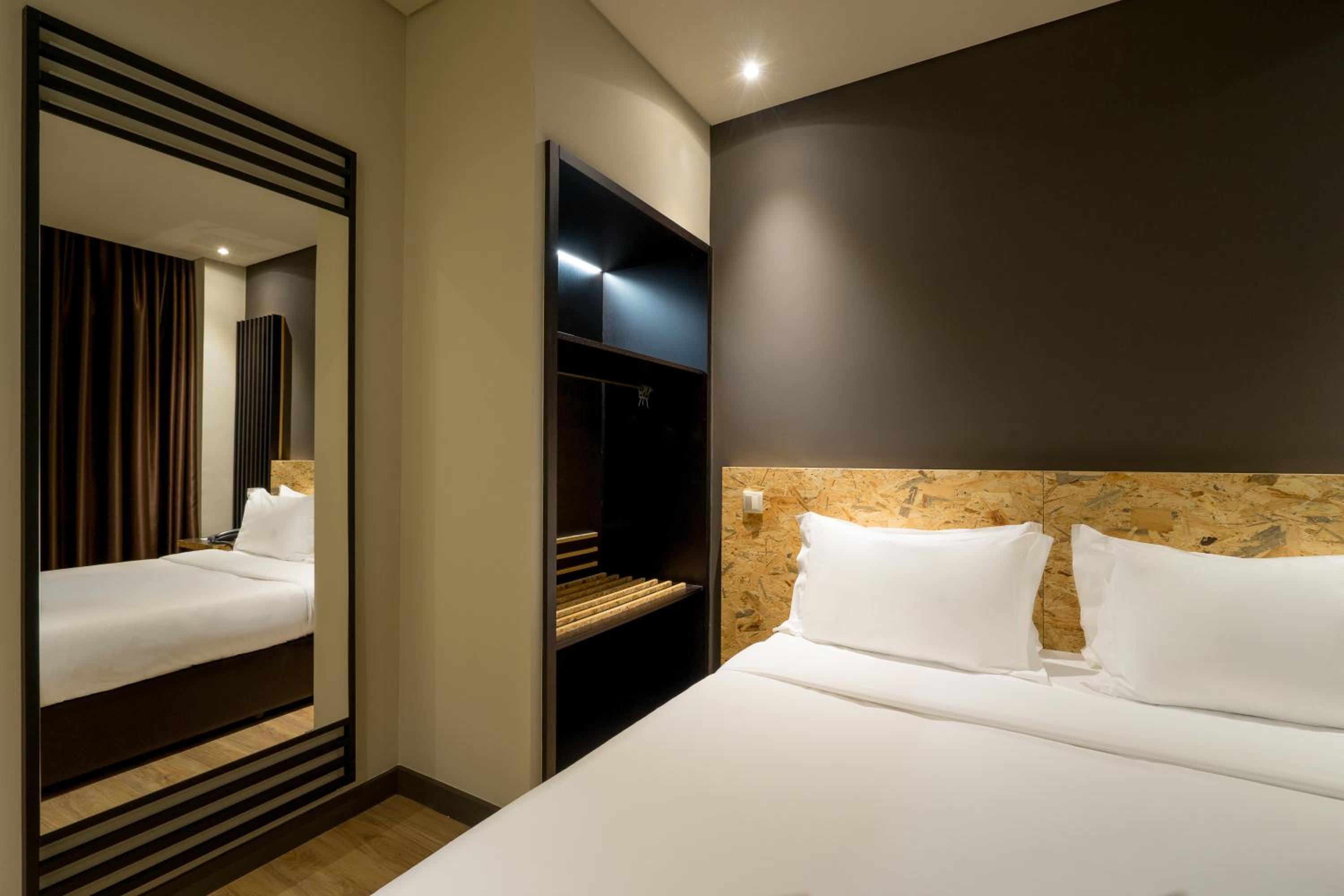 Smart, Double Bed