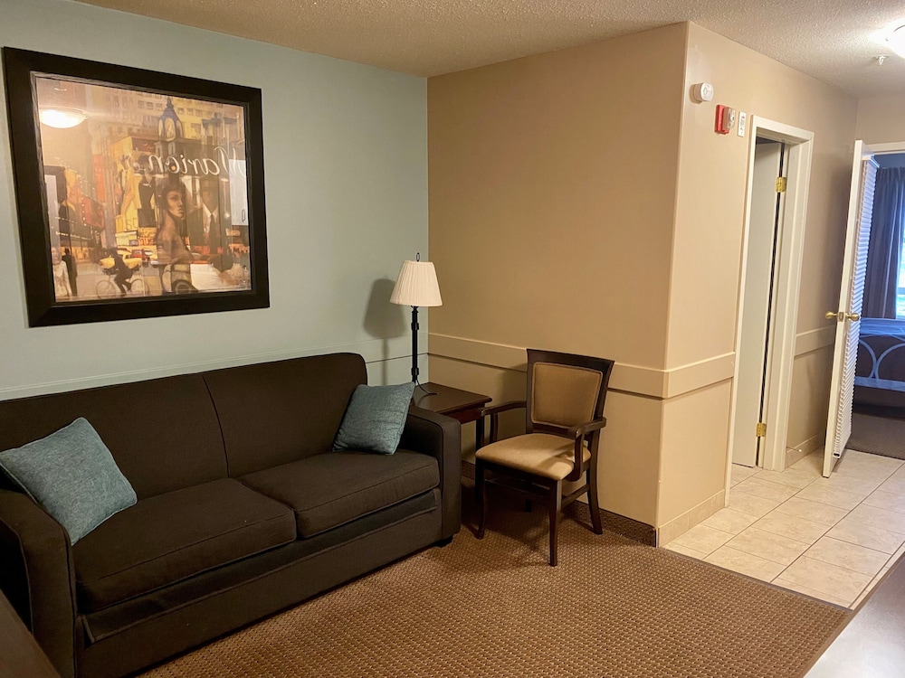 Super 8 by Wyndham Edmonton South 34/45